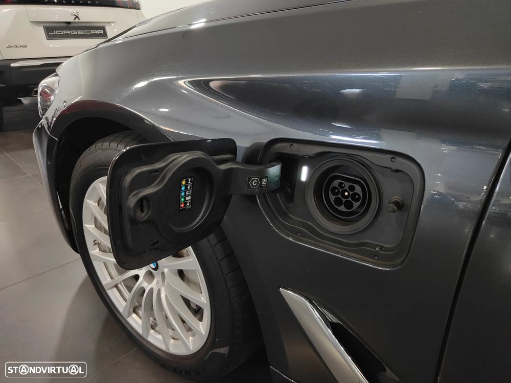 BMW 530 e iPerformance Line Luxury - 27