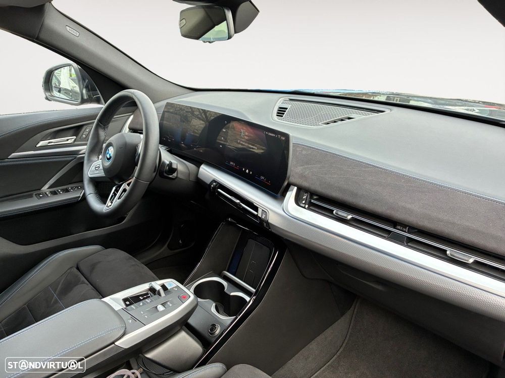 BMW iX2 xDrive30 - 9