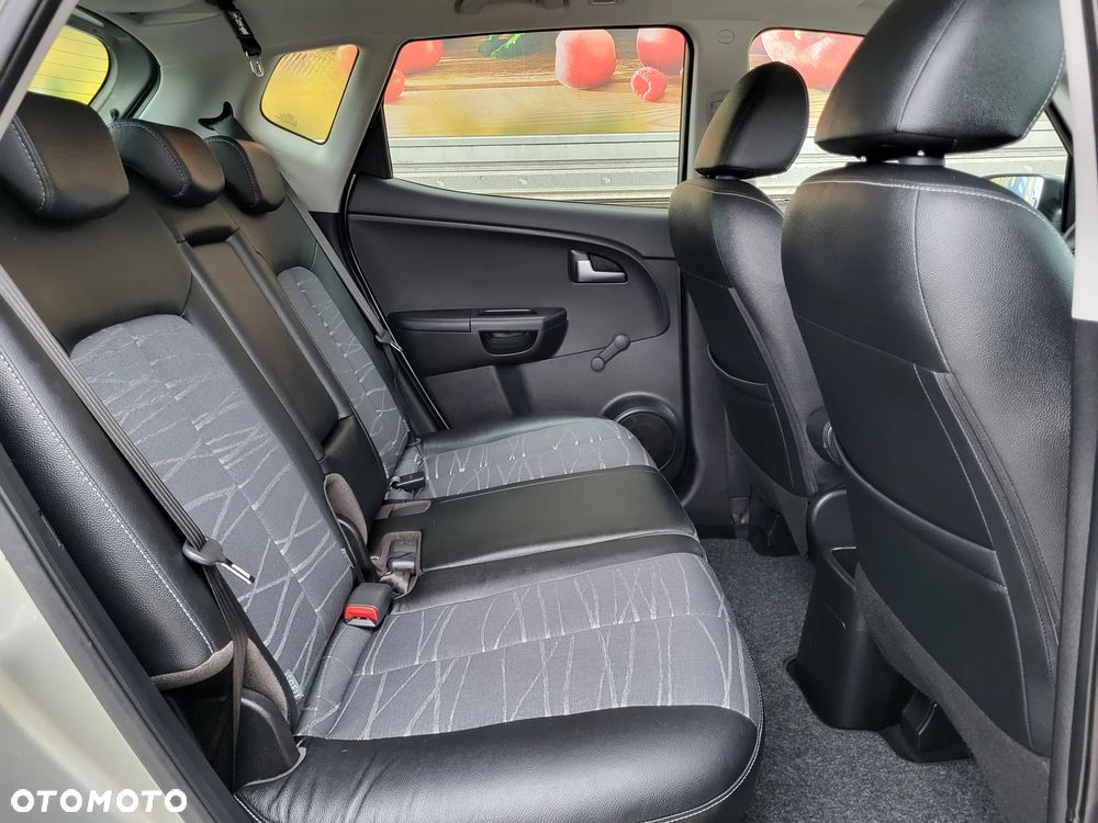 Kia Venga 1.4 CVVT Business Line - 27