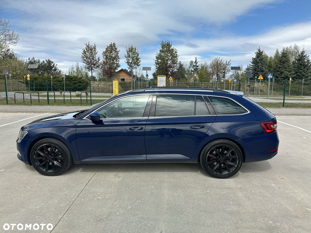 Skoda Superb 2.0 TDI Premium Edition - 5