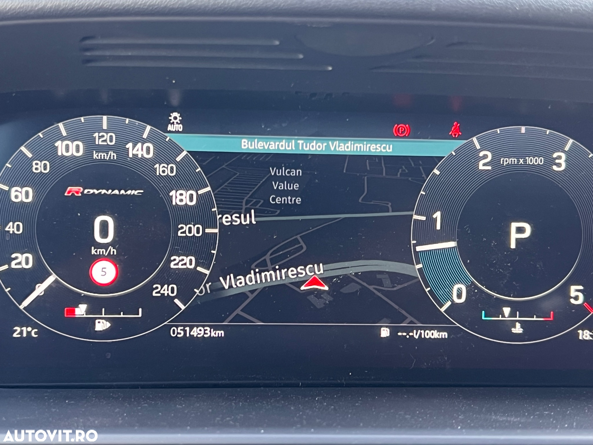 Land Rover Discovery 3.0D 250 MHEV R-Dynamic SE - 7