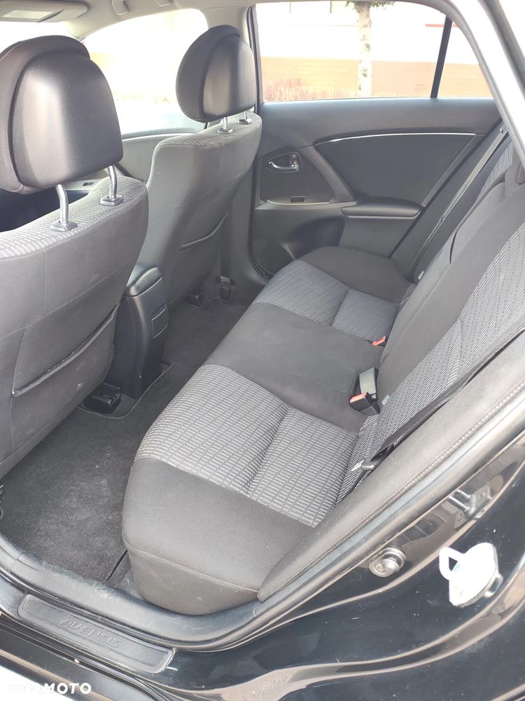 Toyota Avensis 2.0 D-4D 2010 - 11