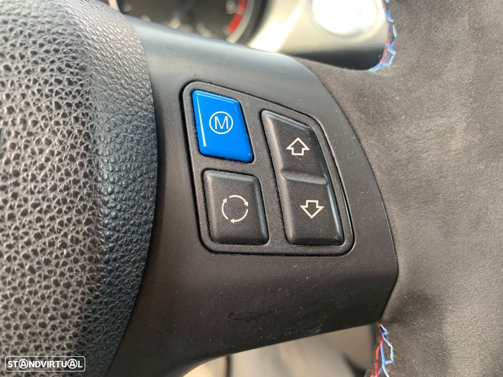 BMW 118 d Pack M - 35