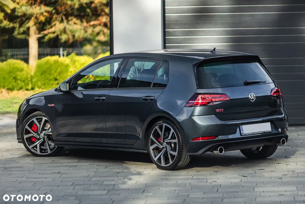 Volkswagen Golf - 16