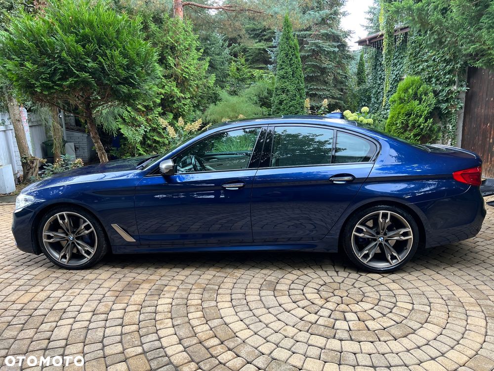 BMW Seria 5 M550i xDrive sport - 10