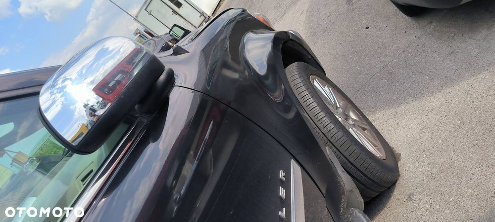 BŁOTNIK PRAWY PRZÓD CHRYSLER ASPEN 5.7 - 6