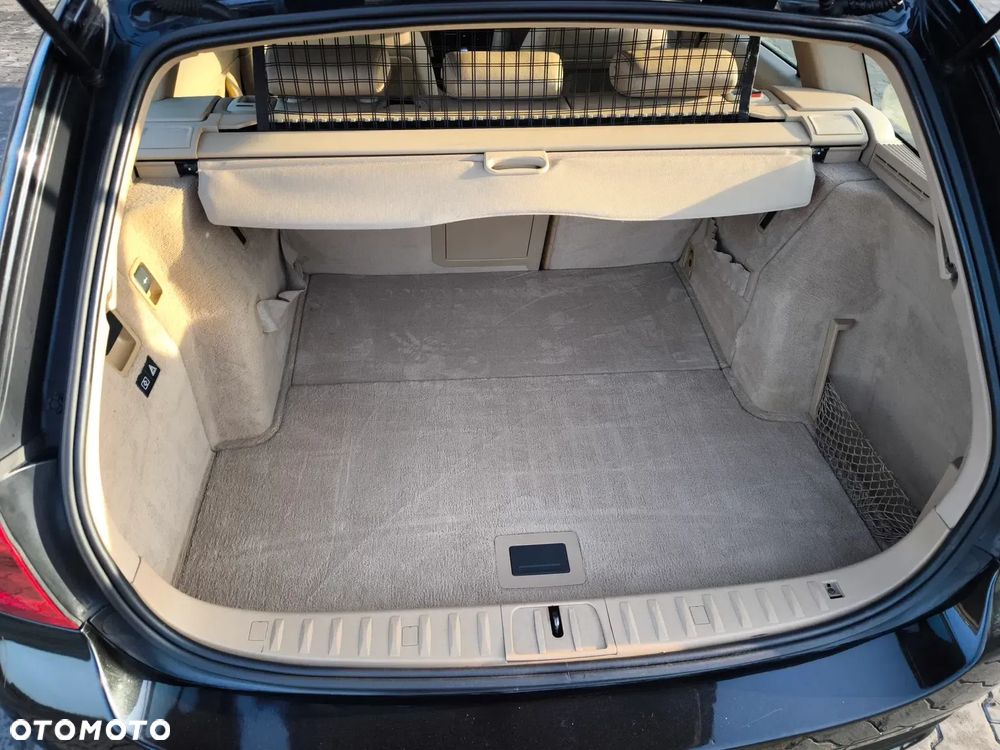 BMW Seria 3 330i - 26