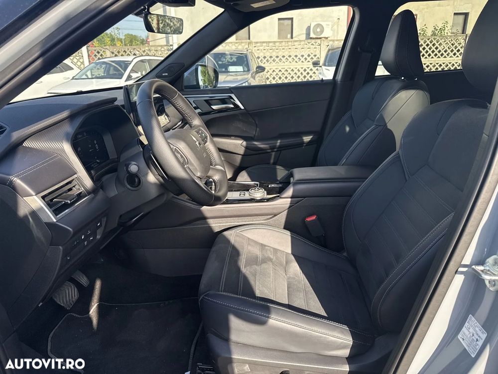 Mitsubishi Outlander 2.4 L 4X4 PHEV Intense - 14