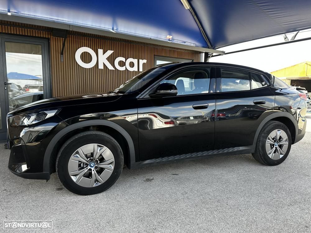 BMW iX2 eDrive20 — fotografia 11
