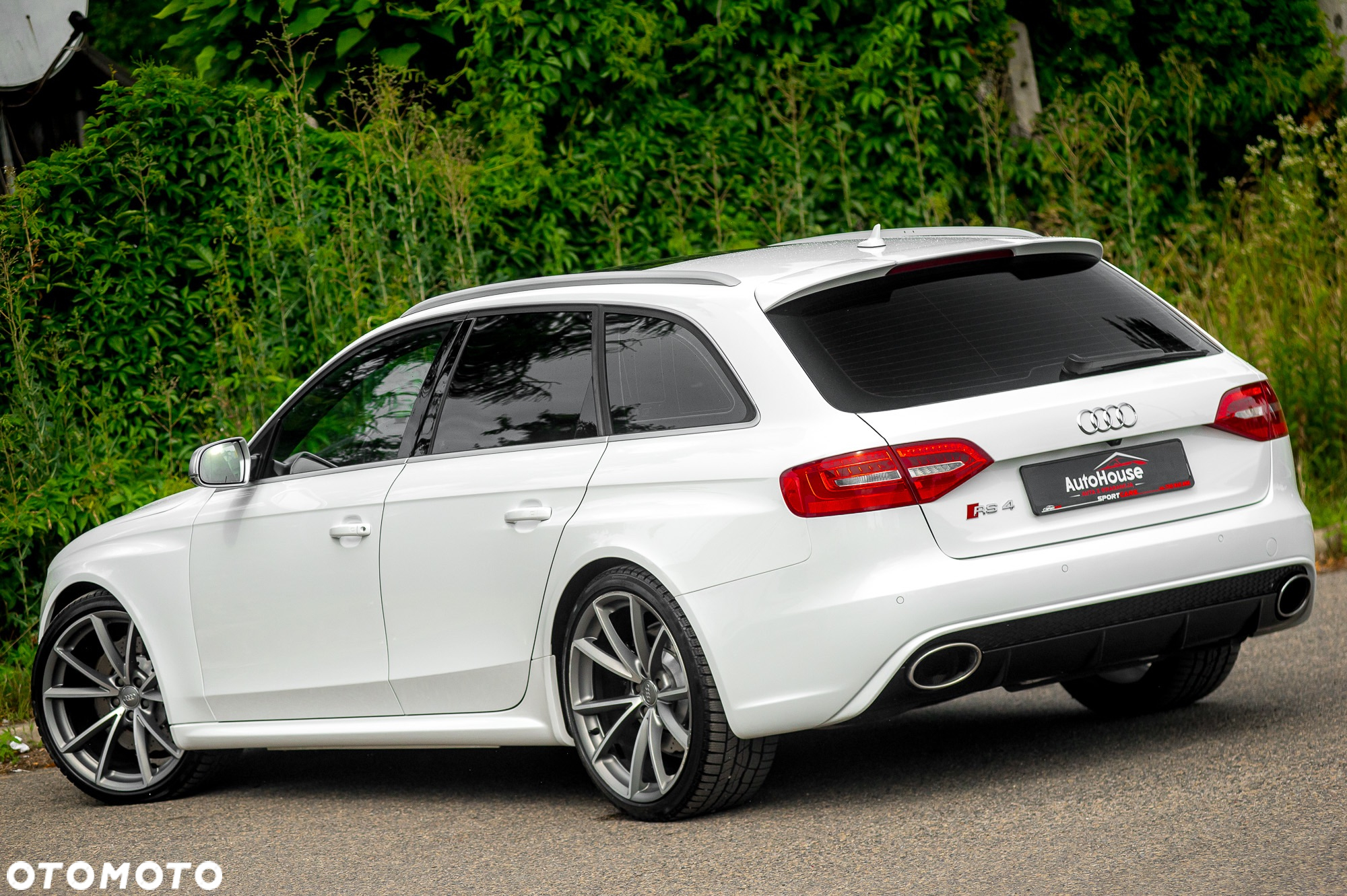 Audi RS4 Avant S tronic - 13
