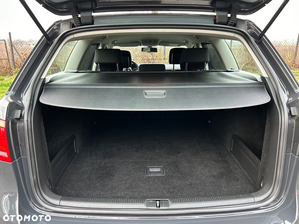 Volkswagen Passat 1.6 TDI DPF BlueMot Highline - 38