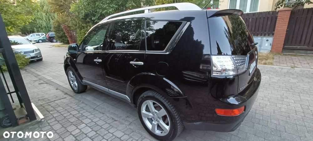 Mitsubishi Outlander 2.4 4WD CVT Instyle - 3