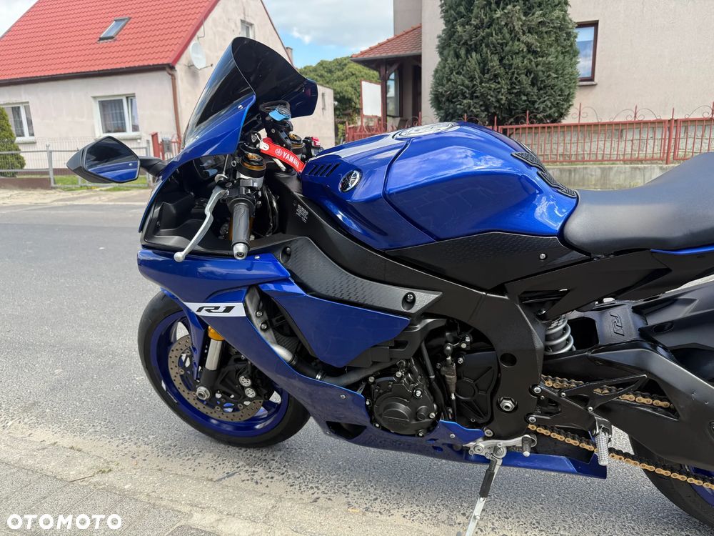 Yamaha R1 - 34
