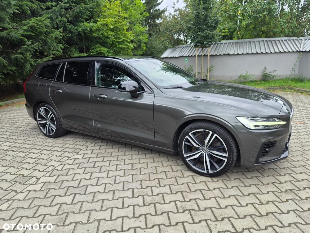 Volvo V60 T8 AWD Plug-In Hybrid R-Design - 6