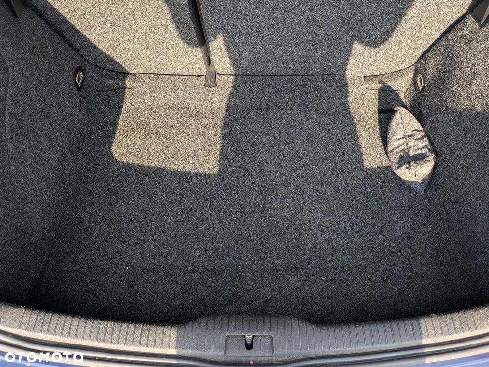 Volkswagen Golf 1.6 Highline - 23