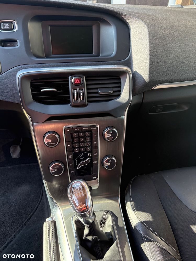 Volvo V40 T3 Momentum - 11