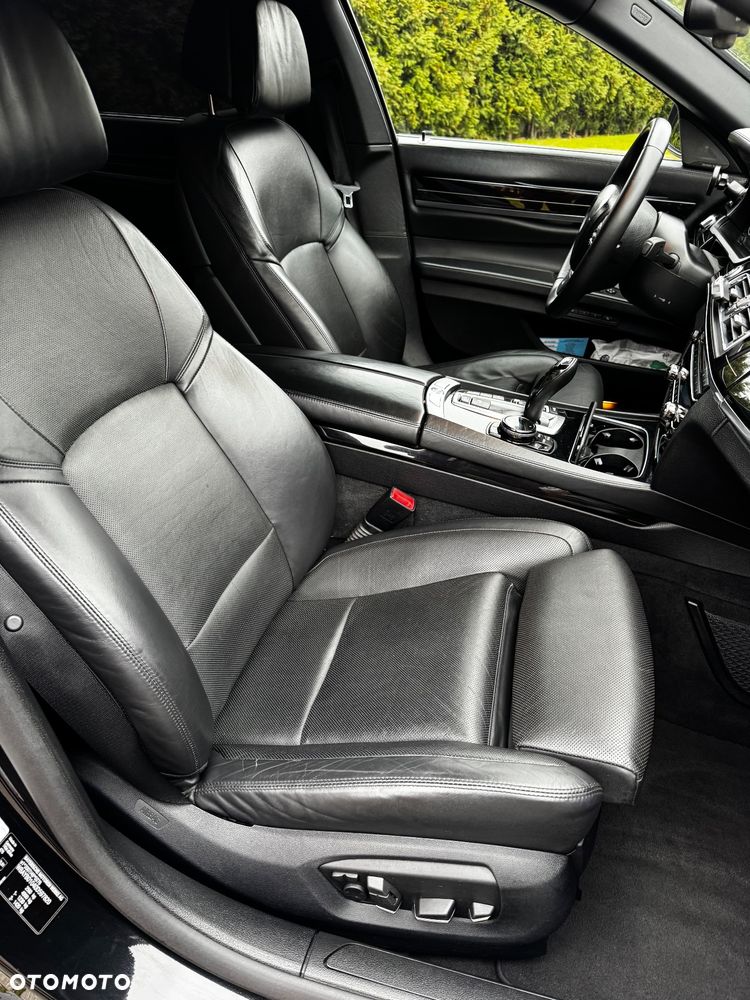 BMW Seria 7 740d Edition Exclusive - 22