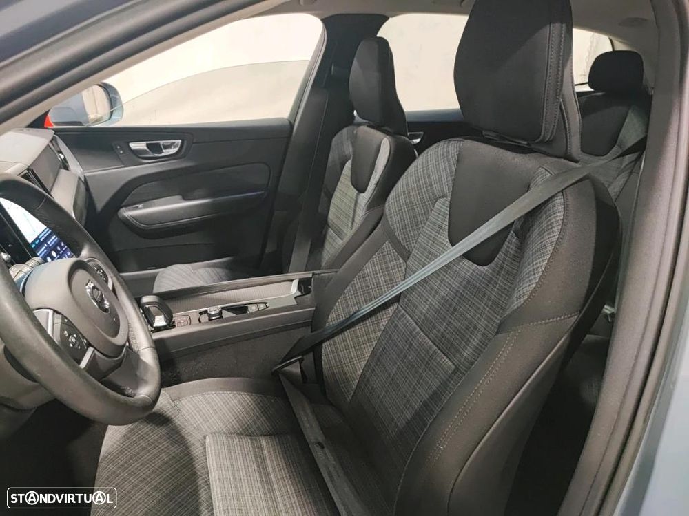 Volvo XC 60 2.0 B4 Core - 5