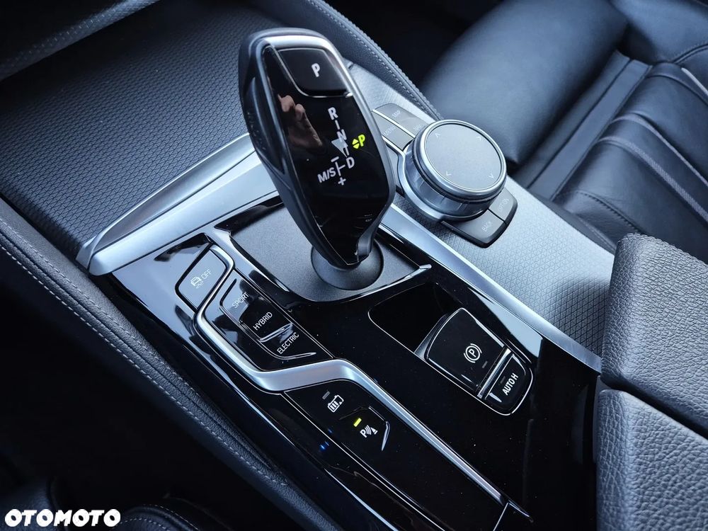 BMW Seria 5 530e M Sport Edition - 19