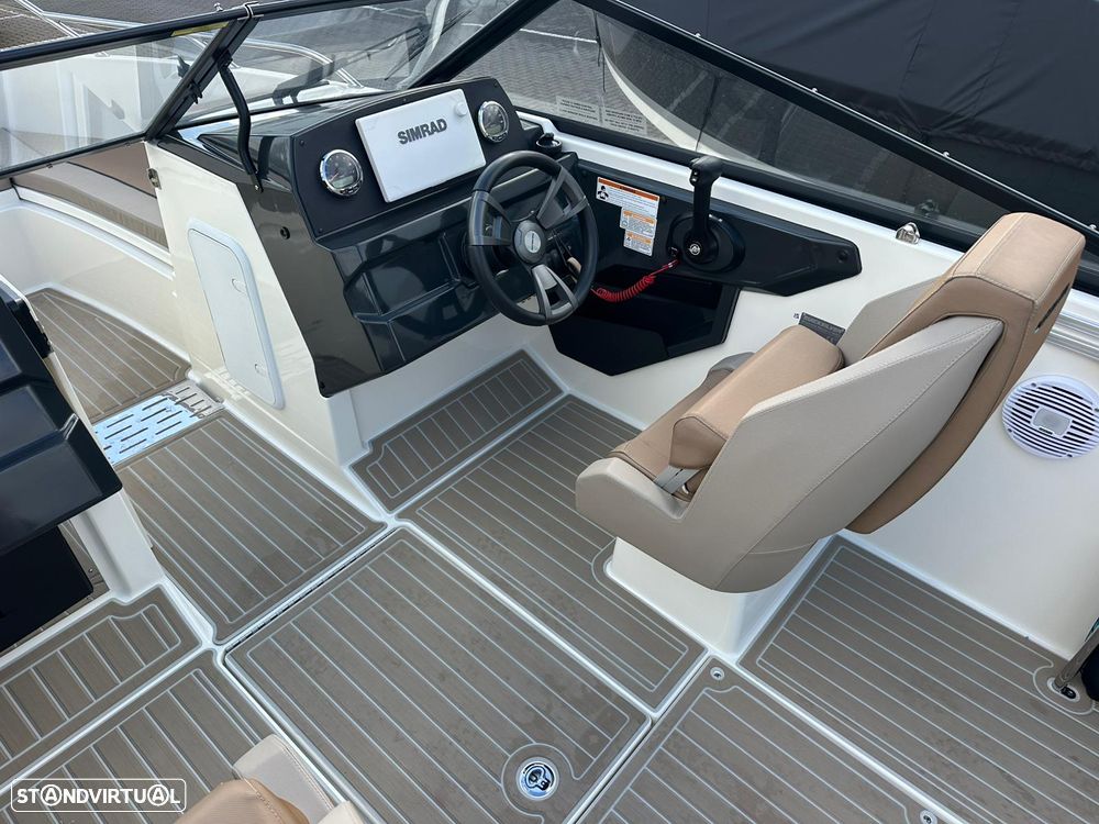 Quicksilver Activ 605 Bowrider - 11