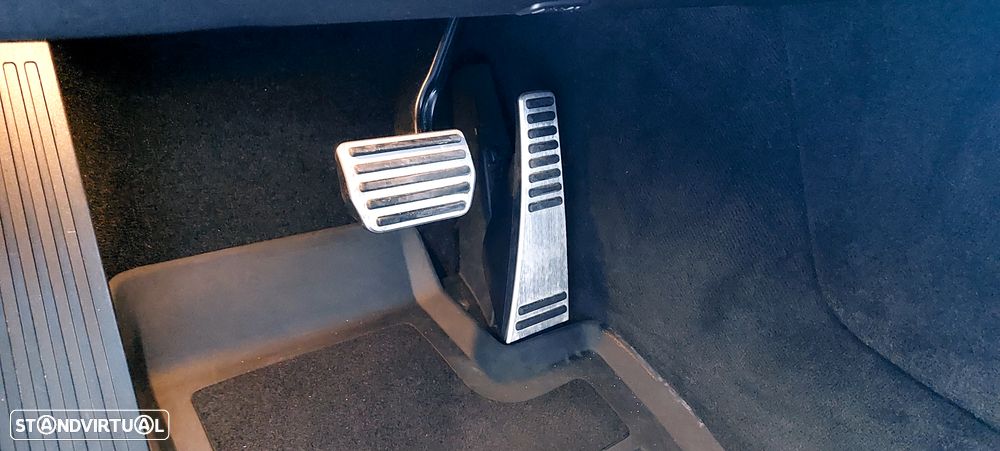 Volvo XC 60 2.0 B5 R-Design AWD - 14