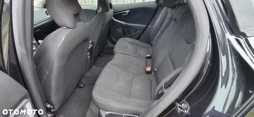 Volvo V40 D2 - 18