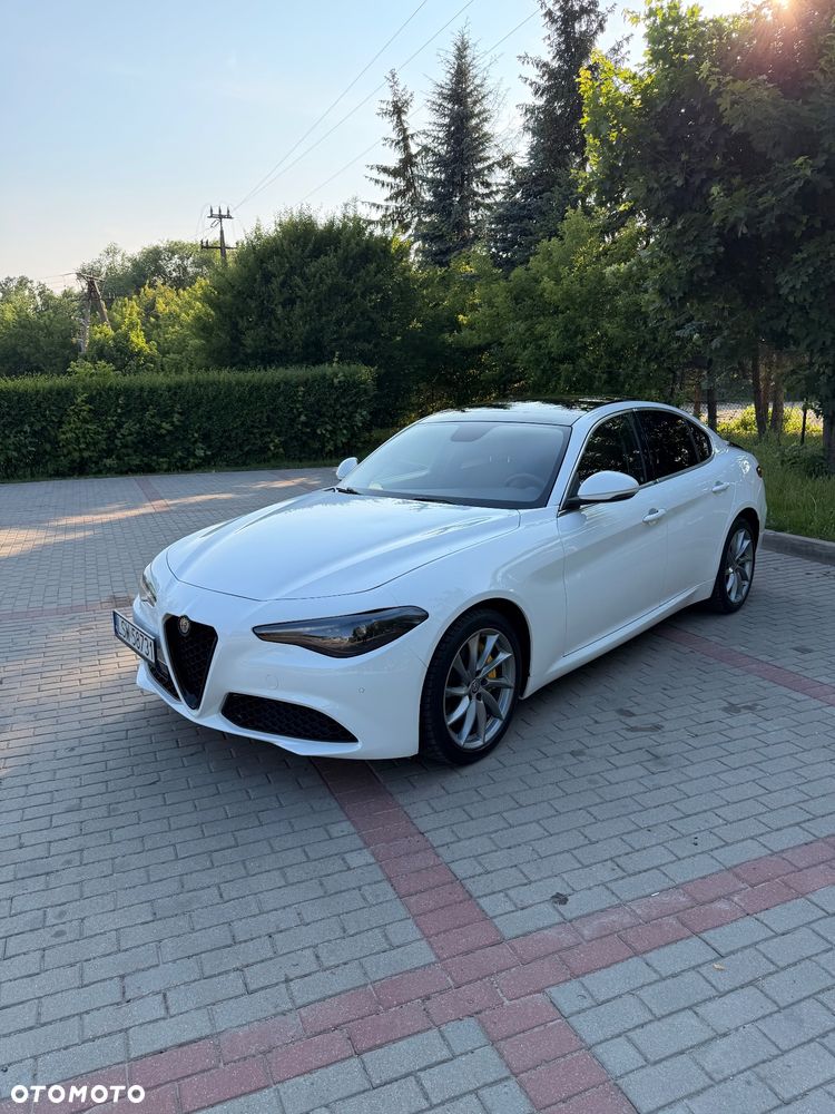Alfa Romeo Giulia - 2