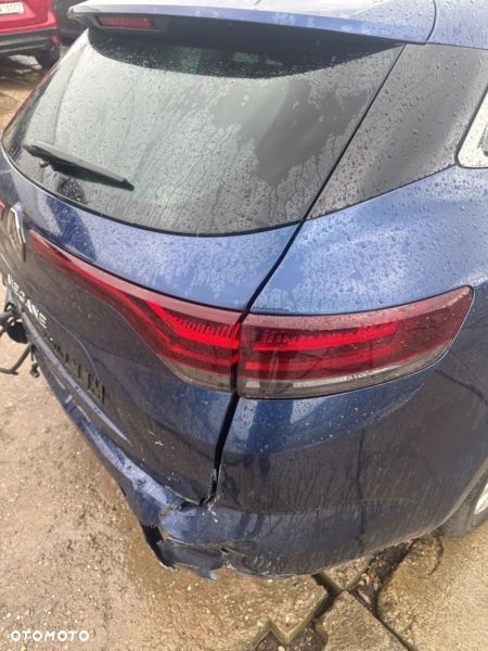 Renault Megane ENERGY TCe 140 EDC LIMITED - 23