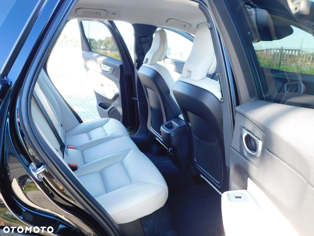 Volvo XC 60 D4 Momentum Pro - 7