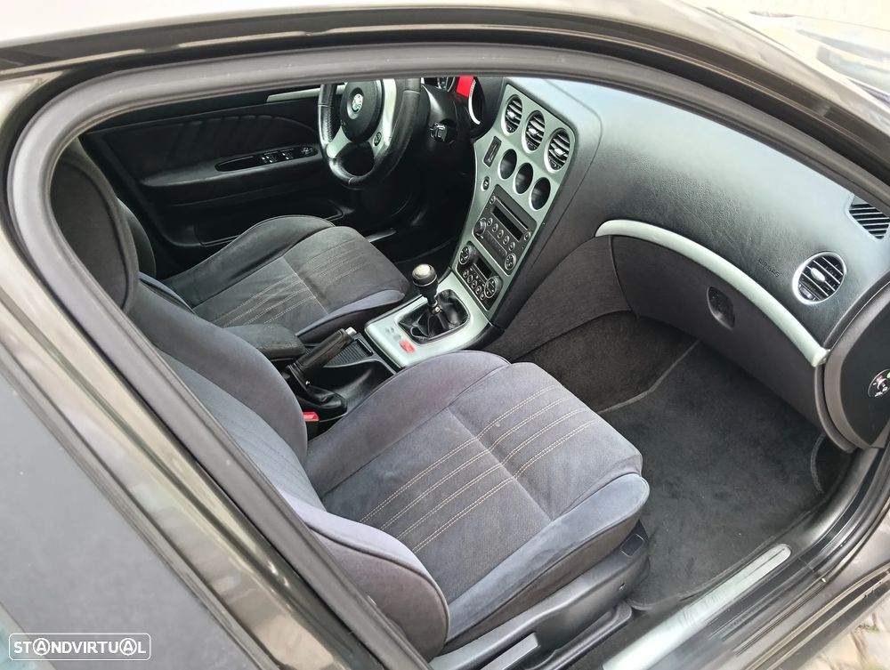 Alfa Romeo 159 Sportwagon 1.9 JTDm 16V Sportiva - 14