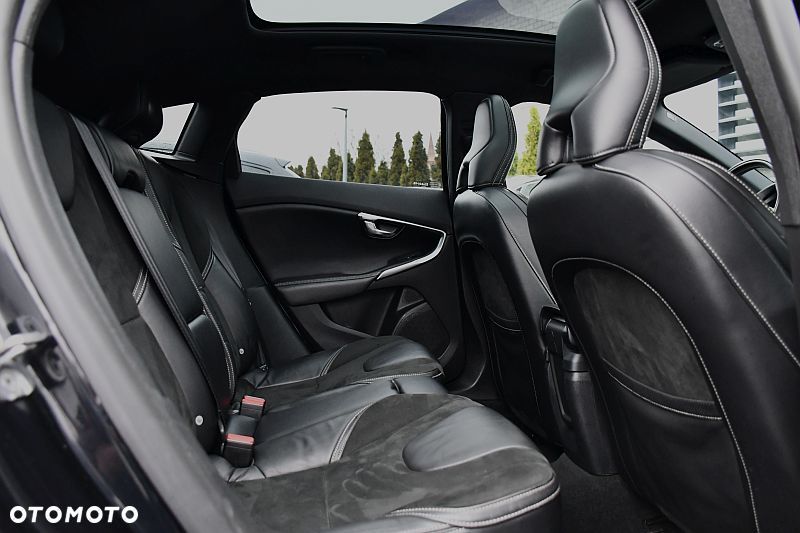 Volvo V40 D3 Geartronic RDesign - 21