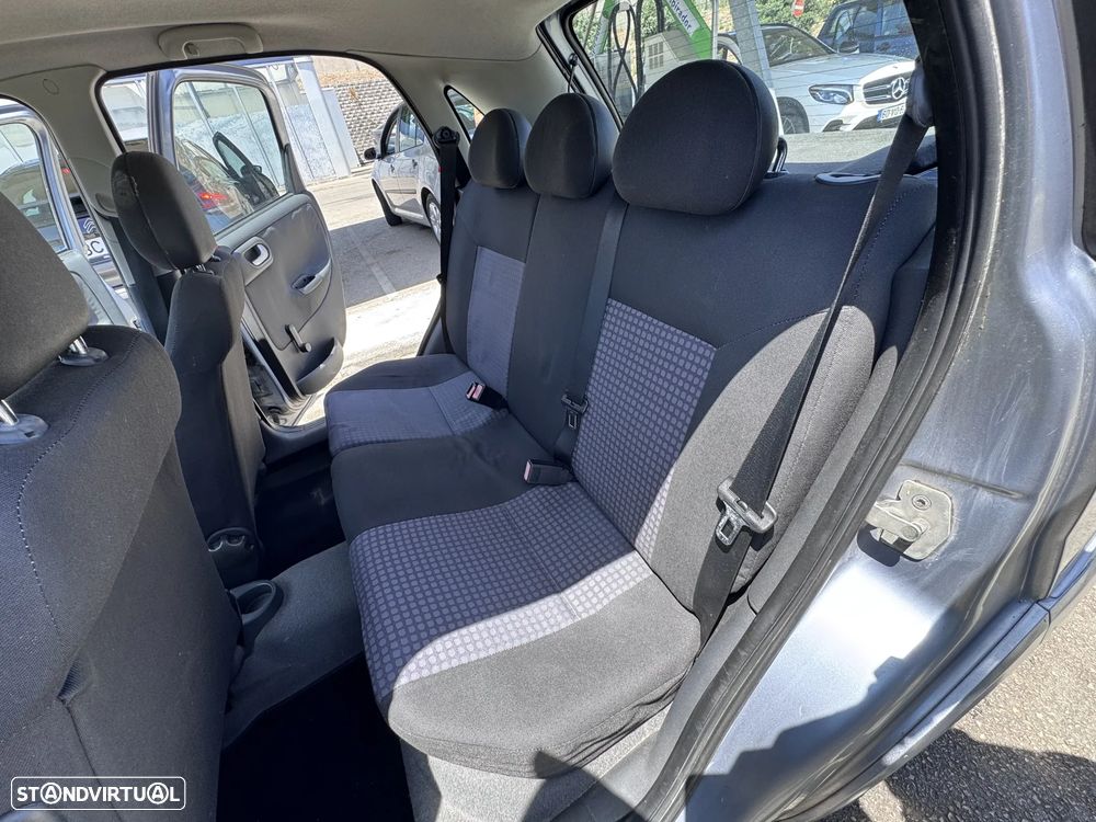 Opel Corsa 1.2 Twinport Enjoy - 17