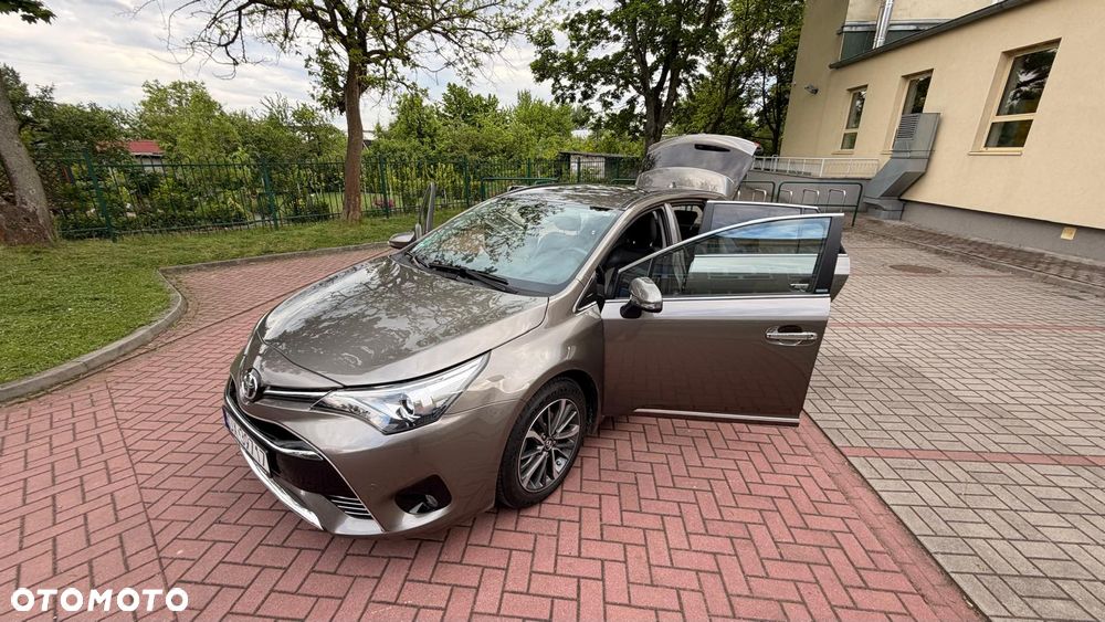Toyota Avensis 1.8 Selection MS - 25