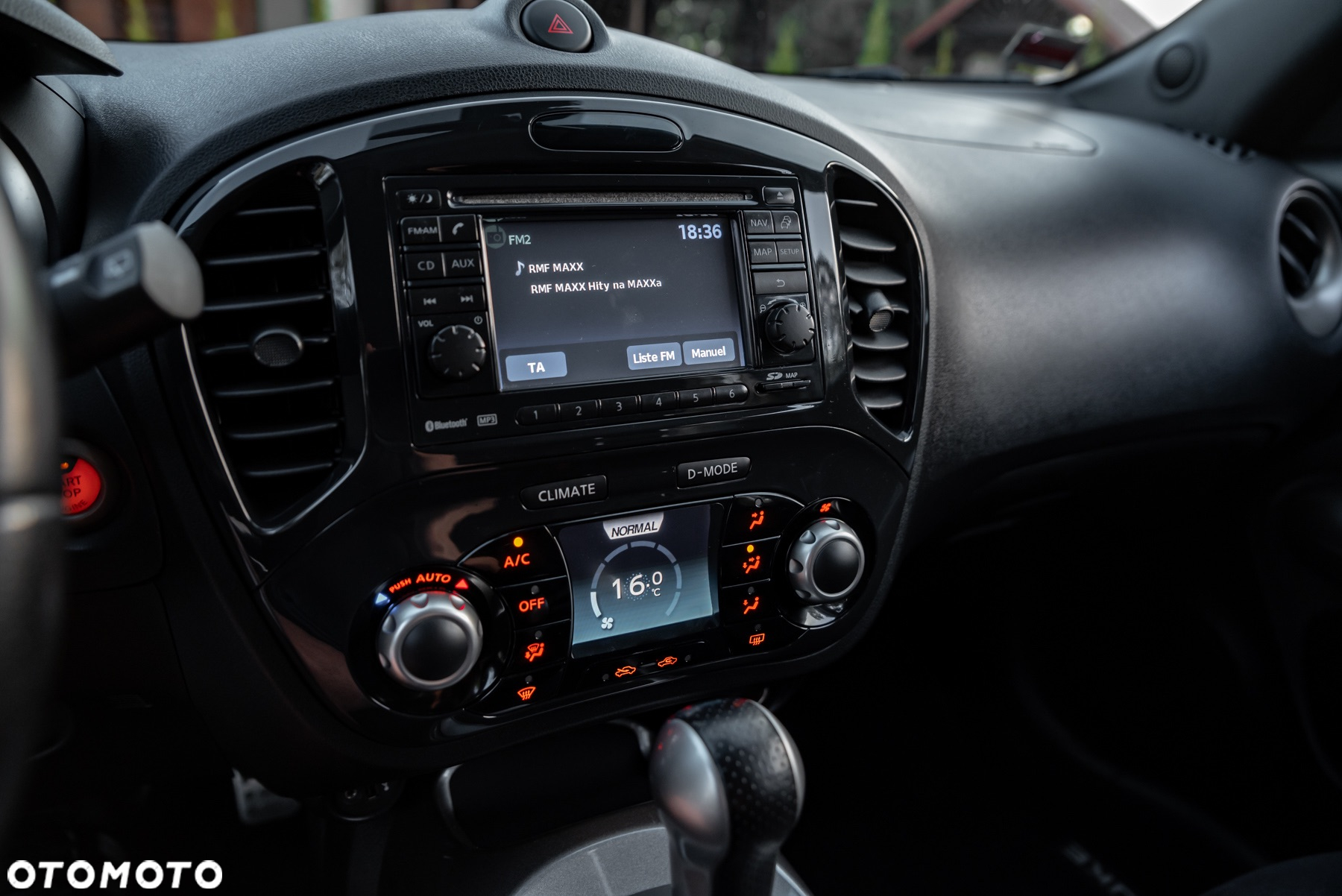 Nissan Juke 1.6 T Tekna 4x4 - 32