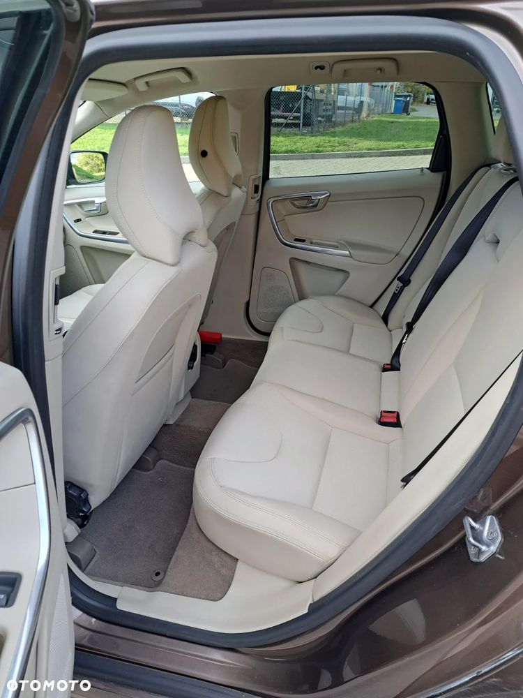 Volvo XC 60 D4 Drive-E Momentum - 20