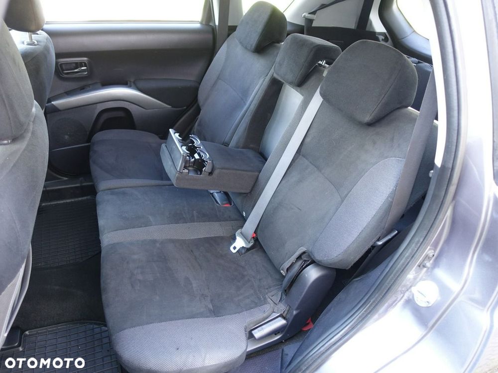 Mitsubishi Outlander 2.4 4WD Intense - 18
