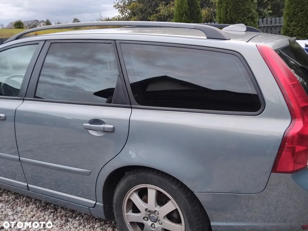 Volvo V50 2011 photo 2