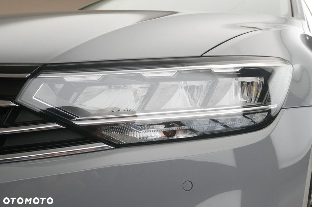 Volkswagen Passat Variant 2.0 TSI Business DSG - 13