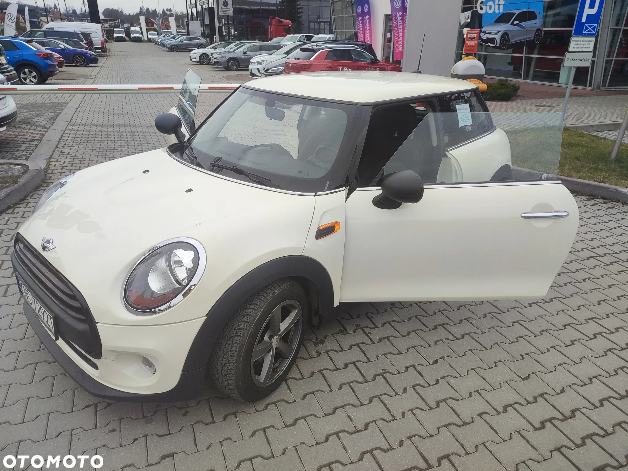 MINI ONE Standard - 10