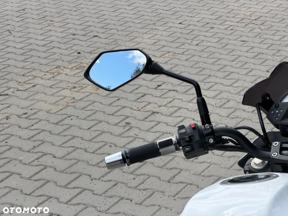Kawasaki ER - 10