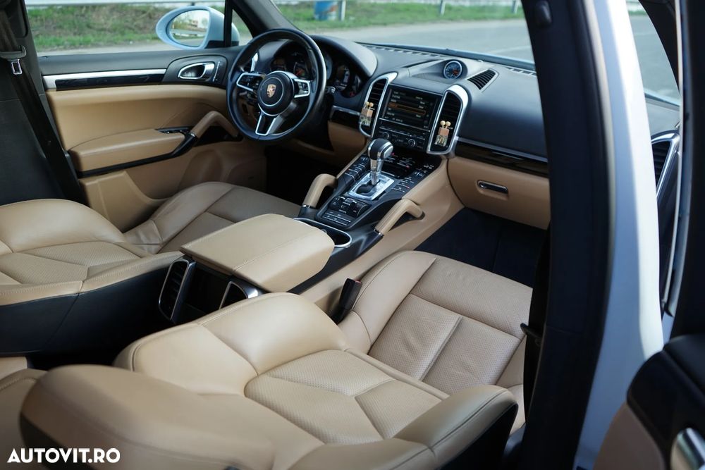 Porsche Cayenne - 14