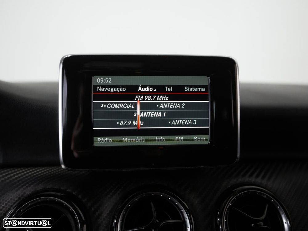 Mercedes-Benz GLA 200 - 17