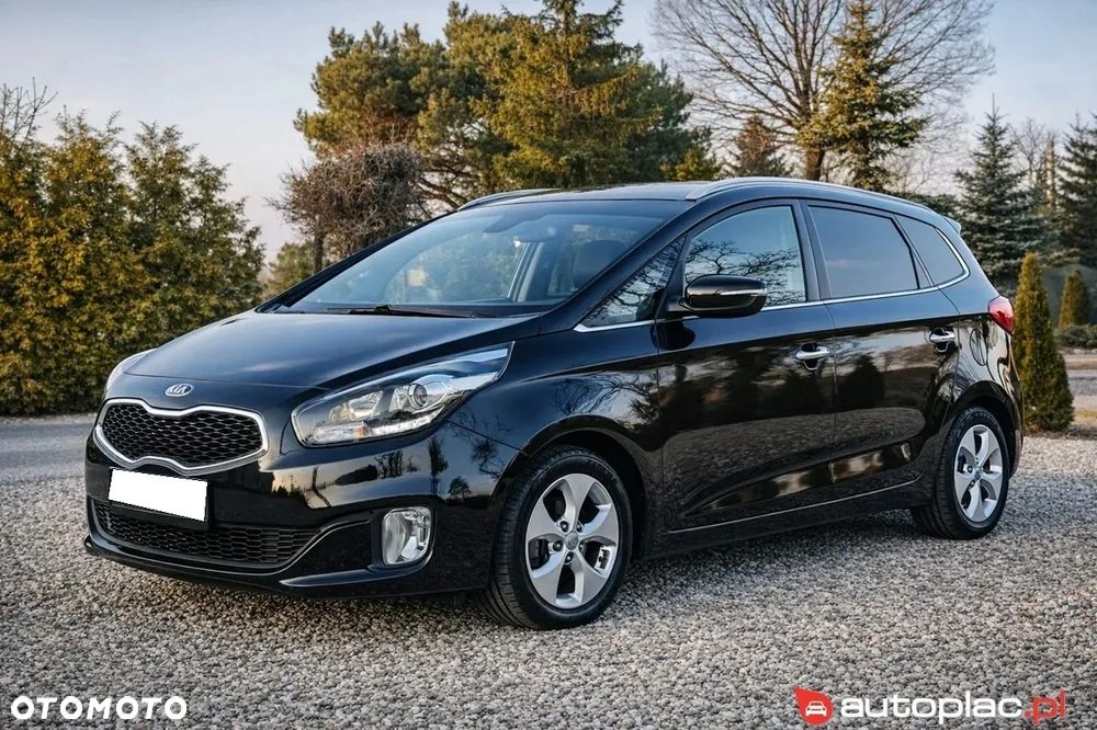 Kia Carens 1.6 GDI Dream Team Edition - 1