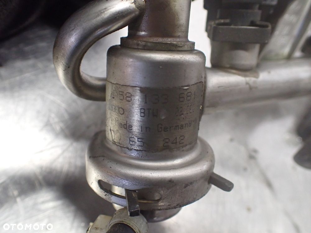 LISTWA WTRYSKOWA AUDI A4 1.8 - 3