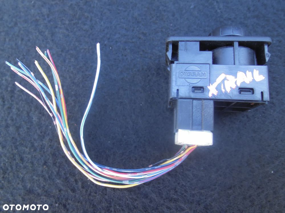 Przełącznik regulacji lusterek Nissan X-Trail T30 WTYCZKA INSTALACJA - 4