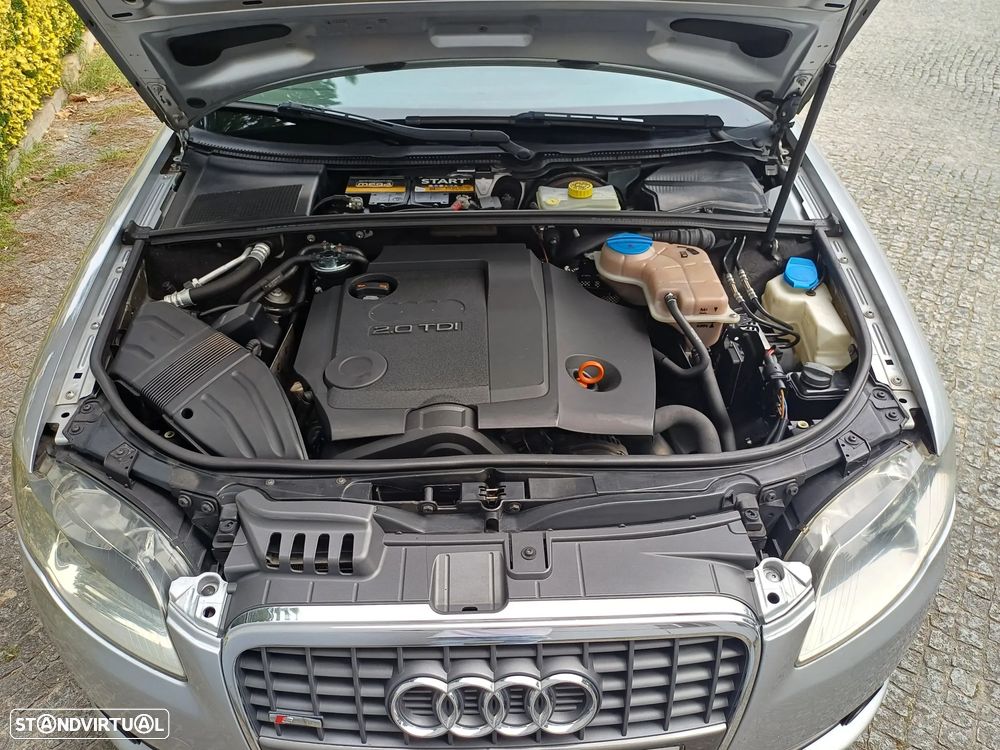 Audi A4 2.0 TDI S-line - 38