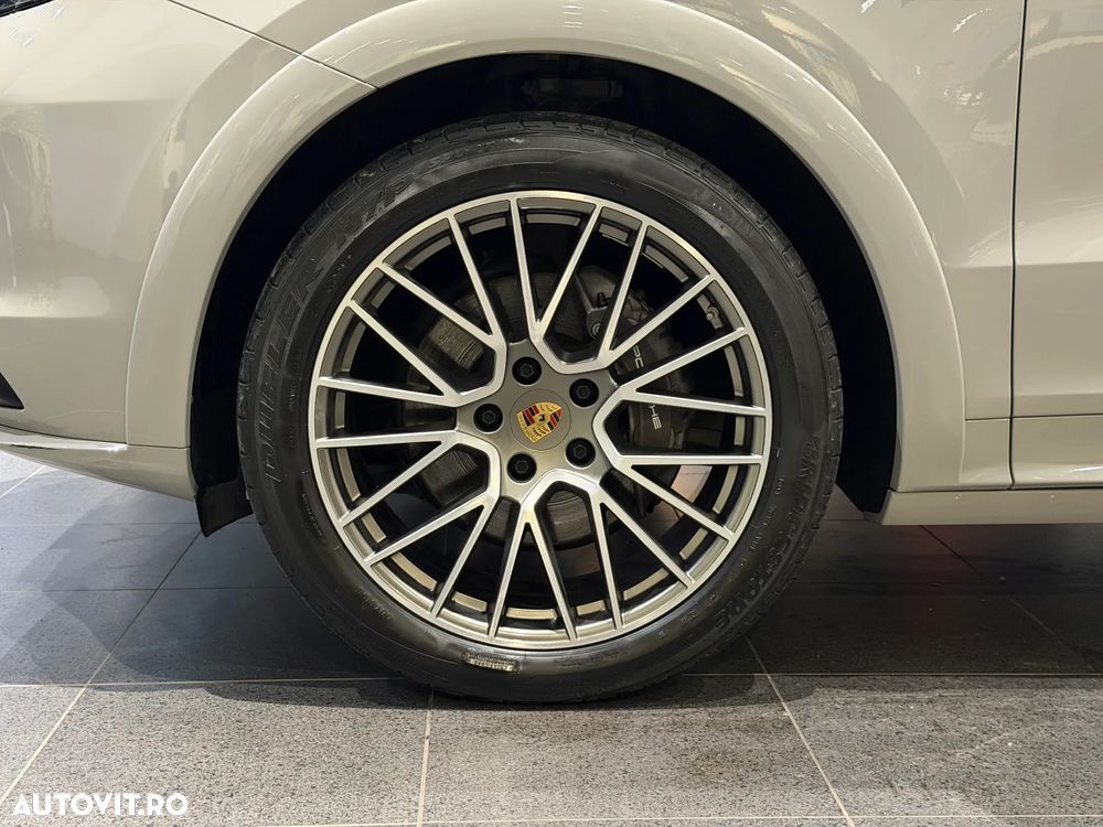 Porsche Cayenne - 17
