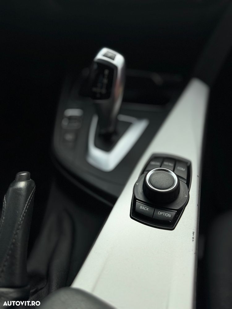 BMW Seria 3 320i AT - 11