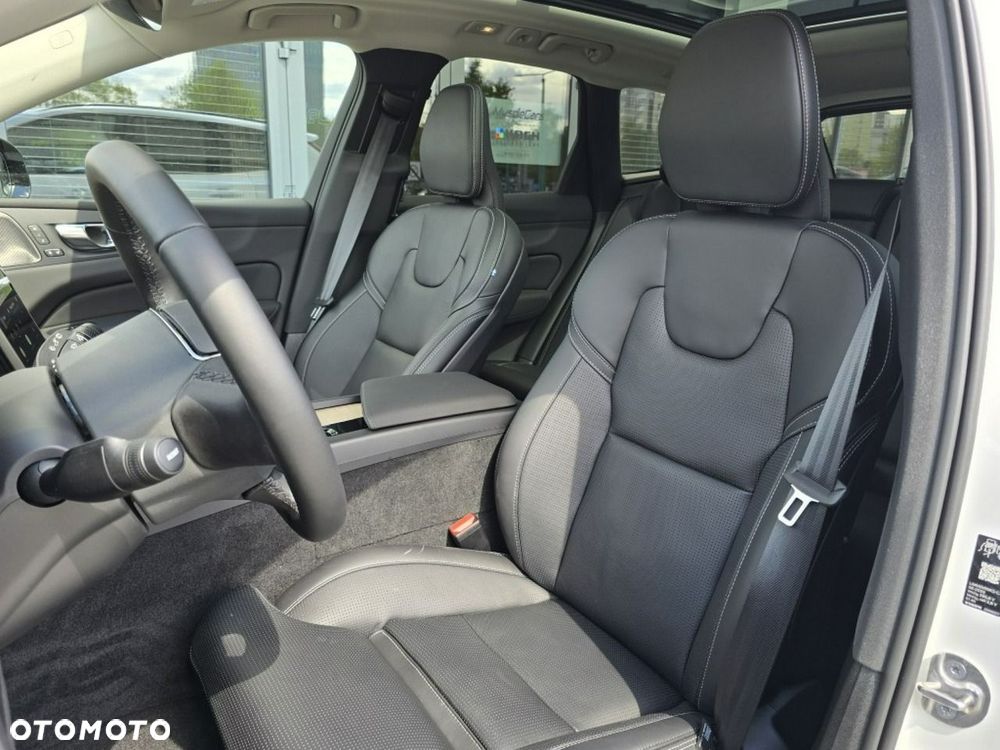 Volvo XC 60 T8 Plug-In Hybrid AWD Ultra Dark - 7
