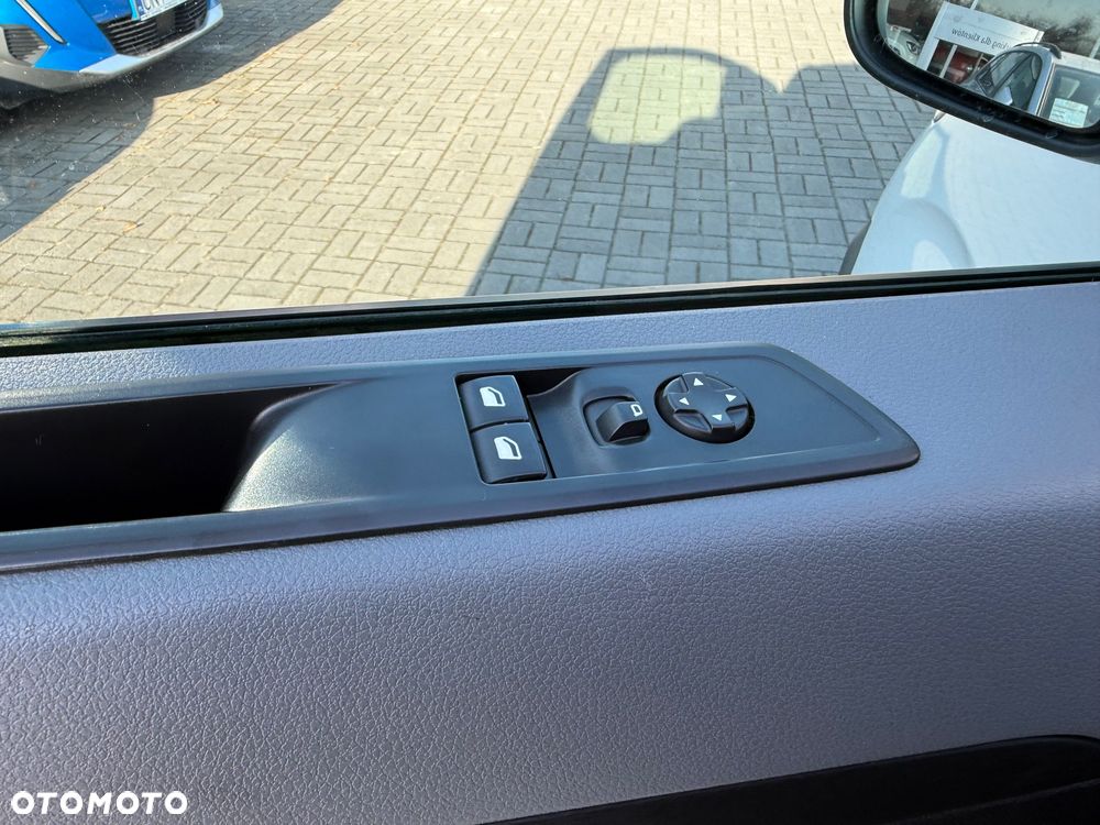Opel Vivaro - 10